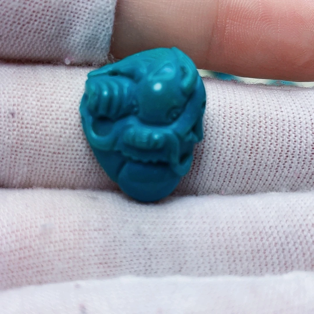 绿松石未镶嵌颈饰