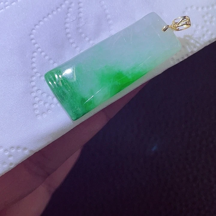 颈饰18K金镶嵌翡翠翡翠