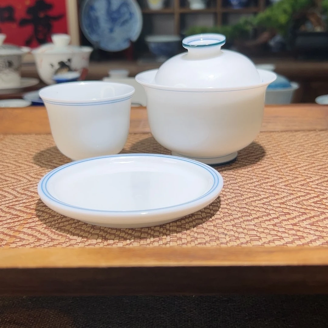 【闪购商品】手绘盖碗。