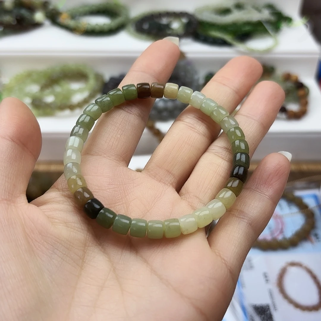 和田玉颈饰未镶嵌多宝直切