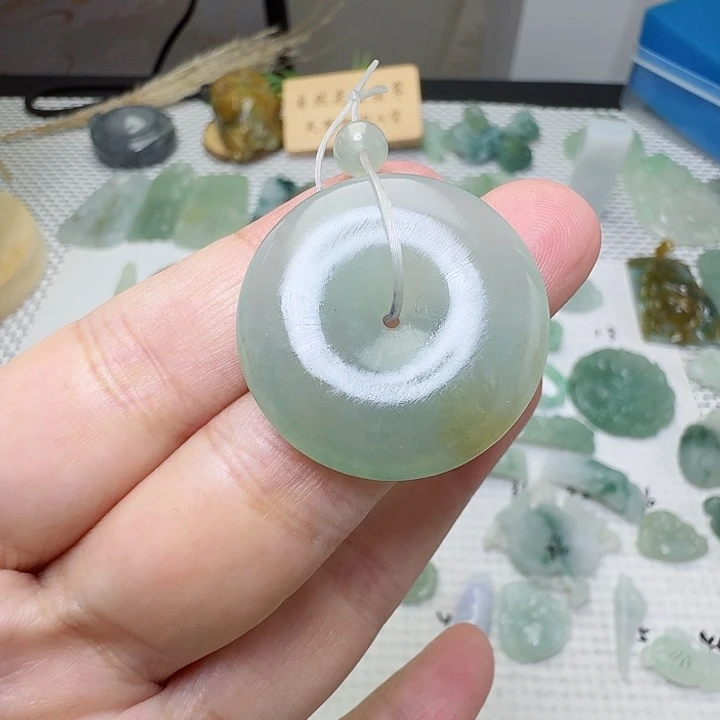 定制翡翠未镶嵌挂件
