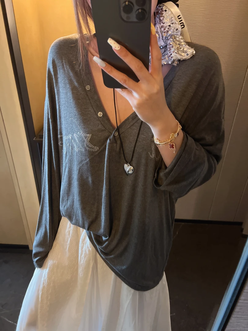 闪闪T恤重工字母烫钻工艺大V领宽松慵懒上衣女#z1755