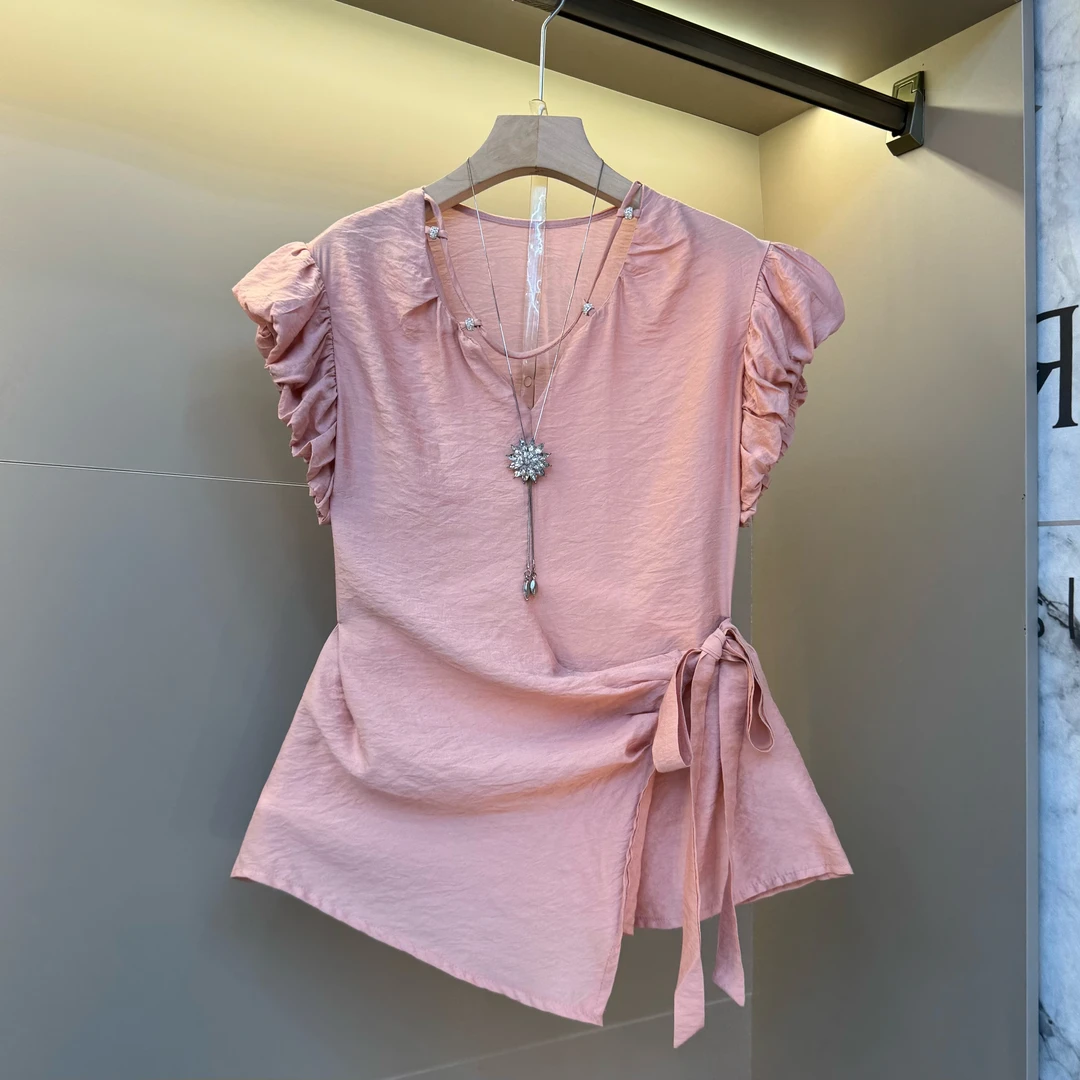 2025欧货韩系圆领穿绳钻珠装饰小花苞袖腰部系带显瘦胖mm小衫690