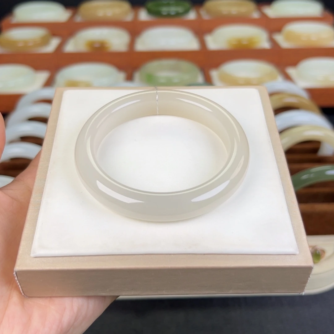 和田玉手镯未镶嵌冰藕粉正装手镯