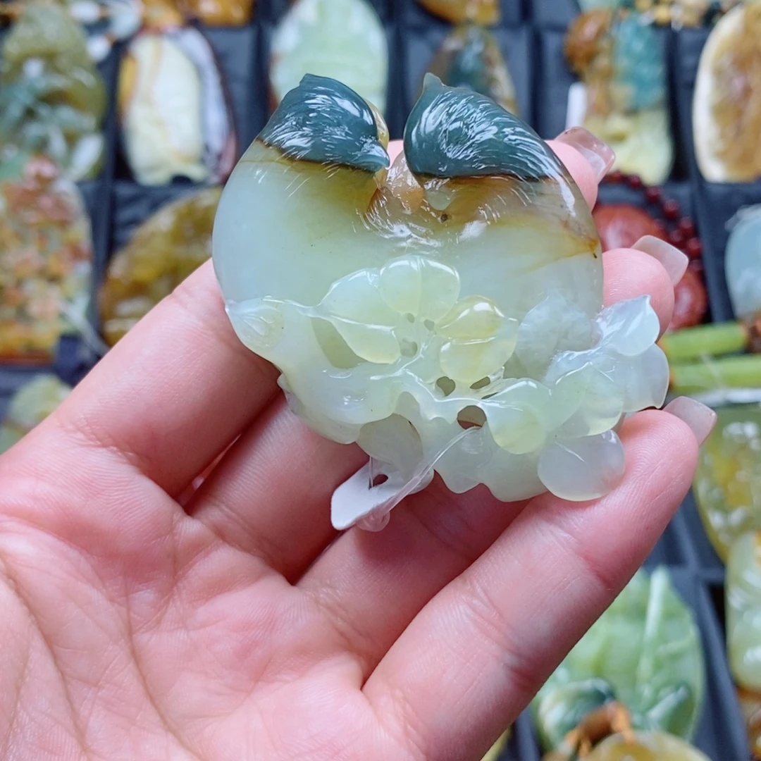 蛇纹石玉未镶嵌颈饰