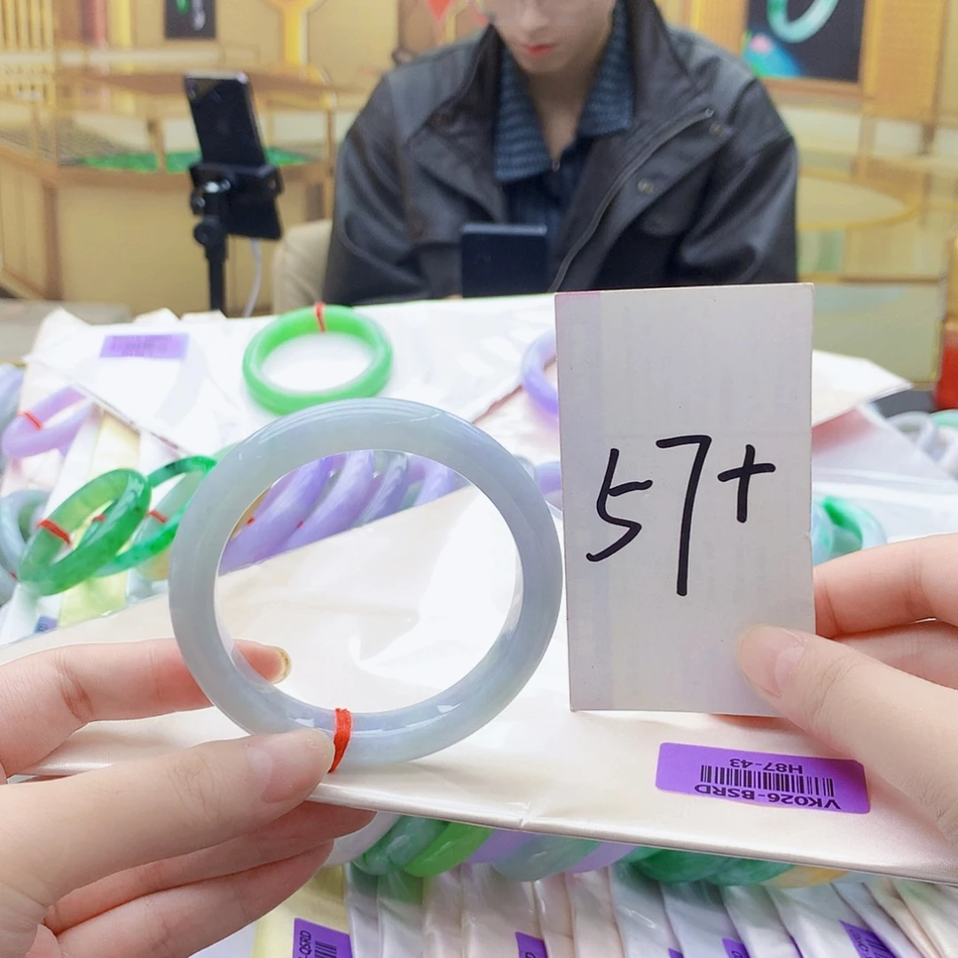 翡翠未镶嵌手镯hnn