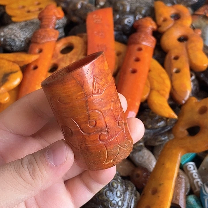 和田玉未镶嵌颈饰29有裂