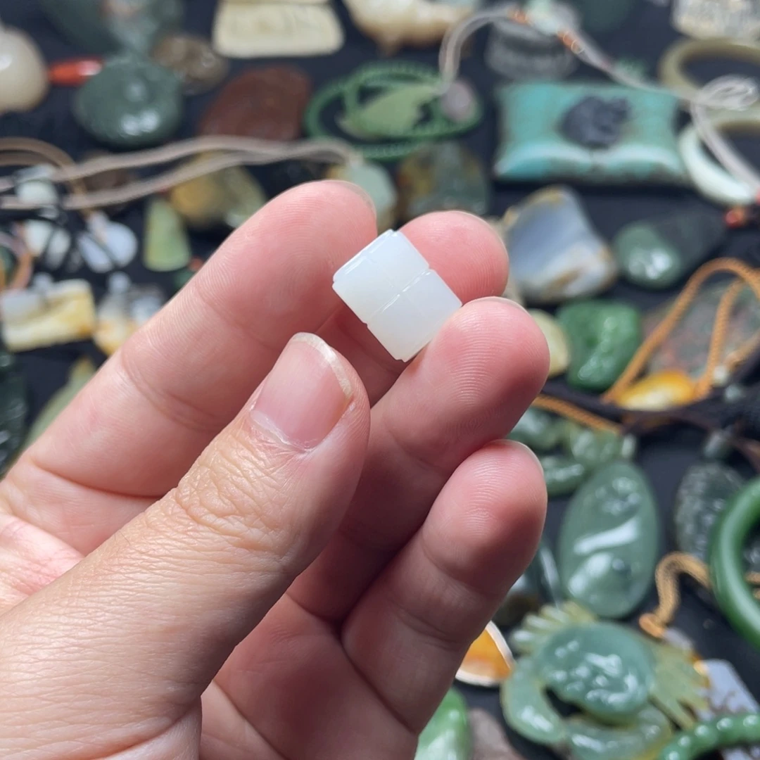 停***間和田玉未镶嵌挂件