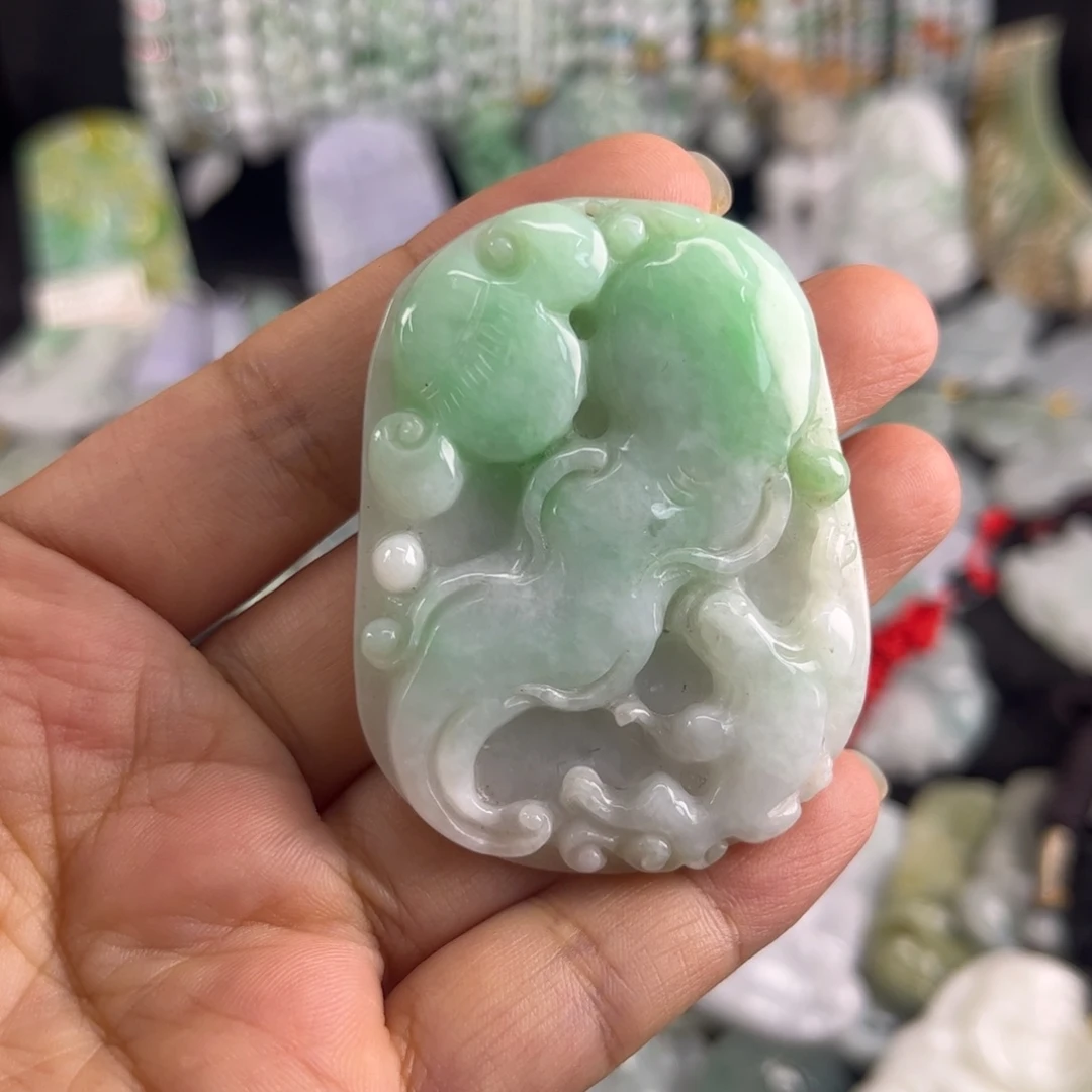 吊坠(不含链)未镶嵌翡翠