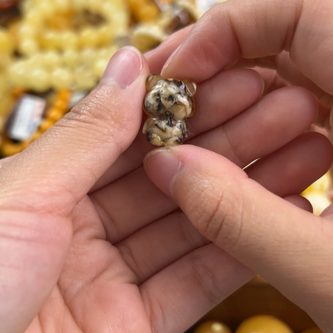 琥珀未镶嵌珠宝奇石