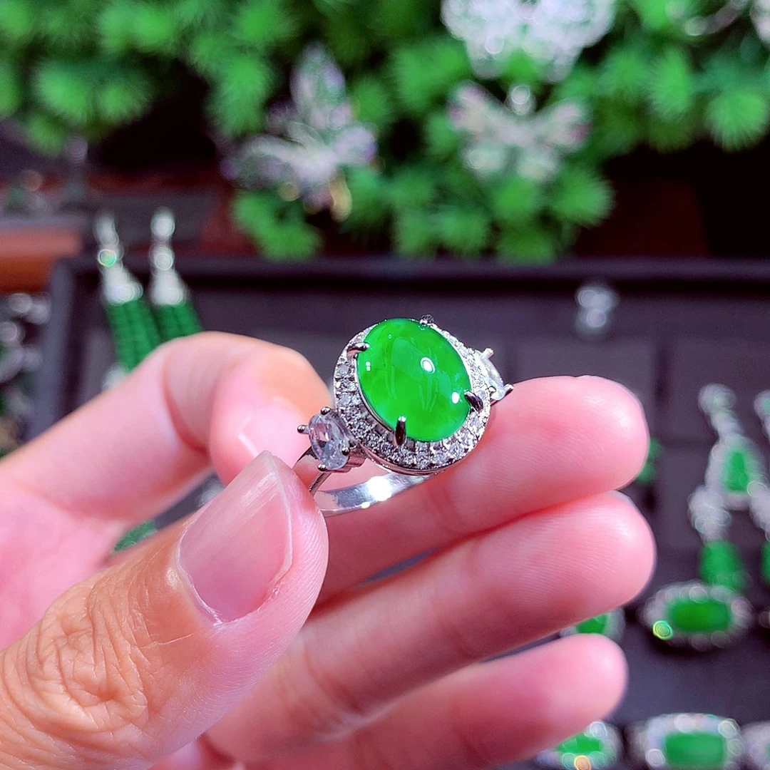 颈饰未镶嵌翡翠天然