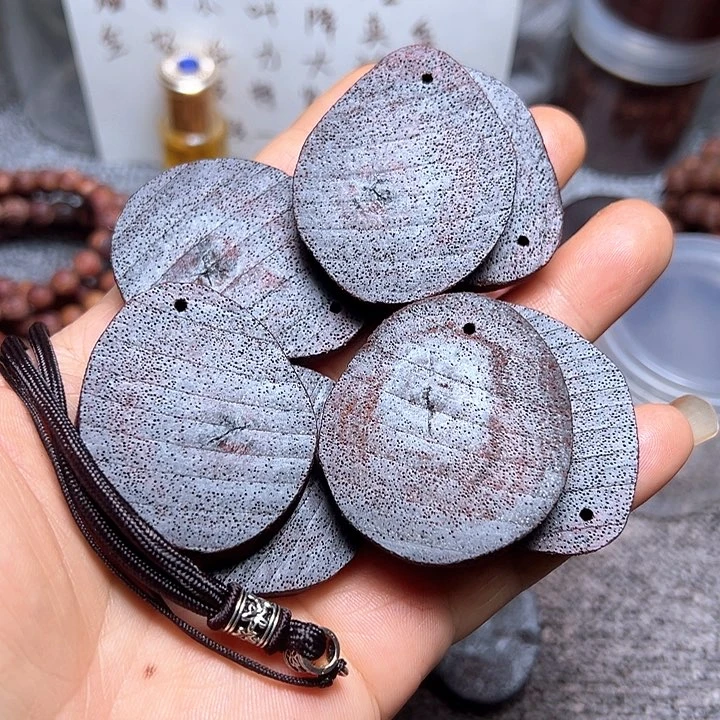 藤类降真香随形4.5左右黄油发其一j81