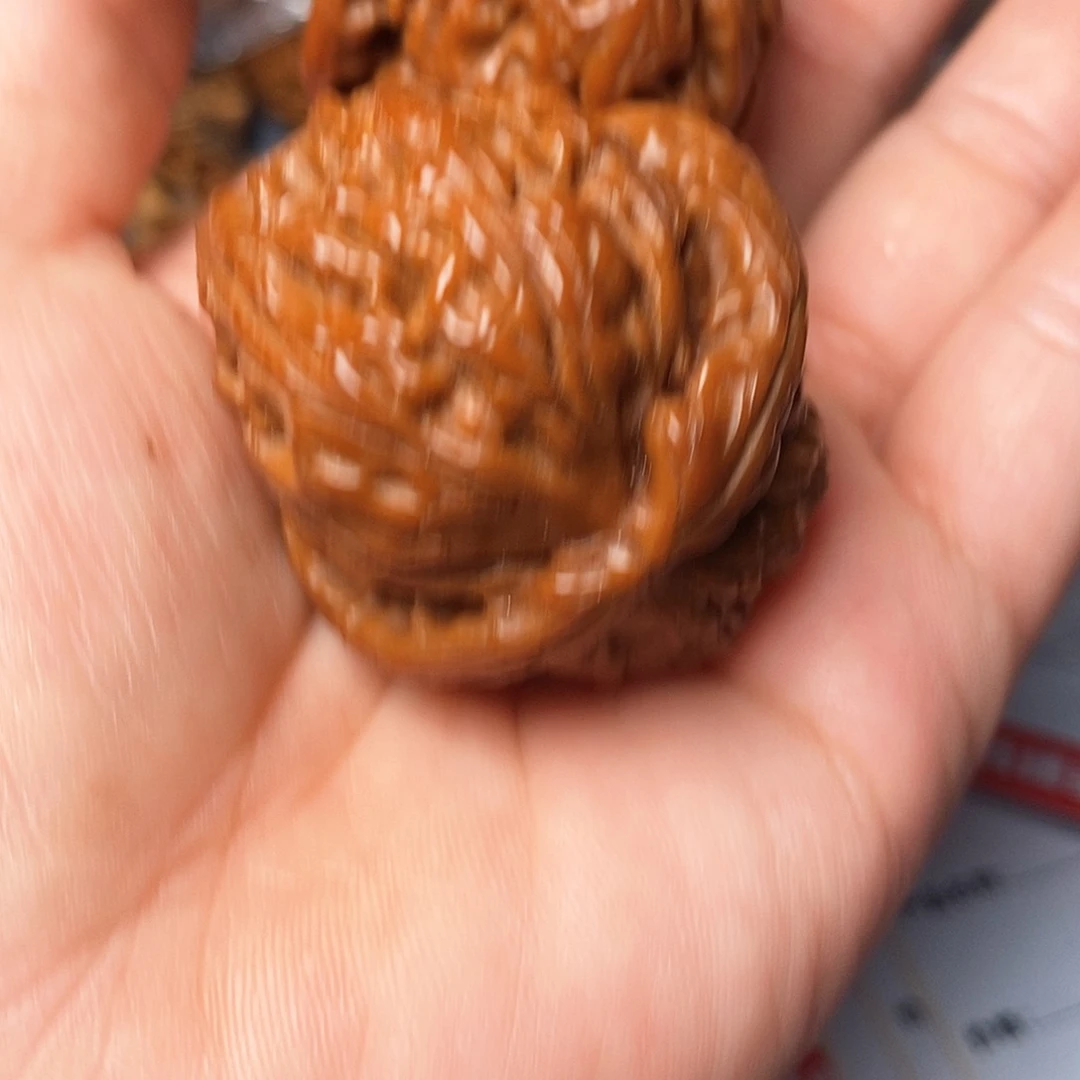 文玩核桃吊坠张*白狮子