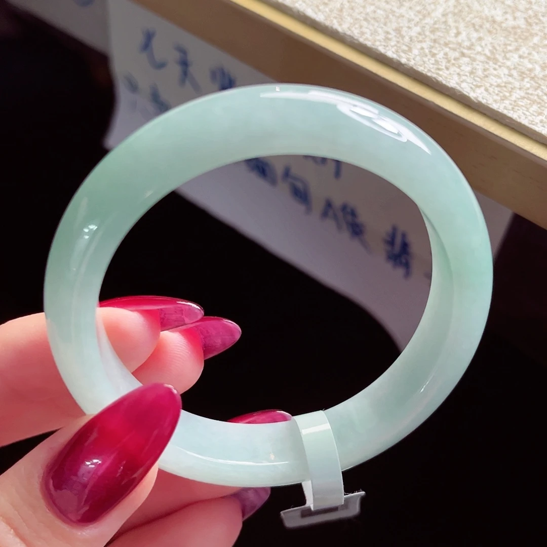 翡翠未镶嵌手镯手镯