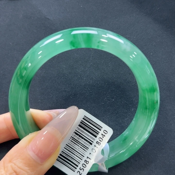 未镶嵌手镯石英质玉（非洲翠）