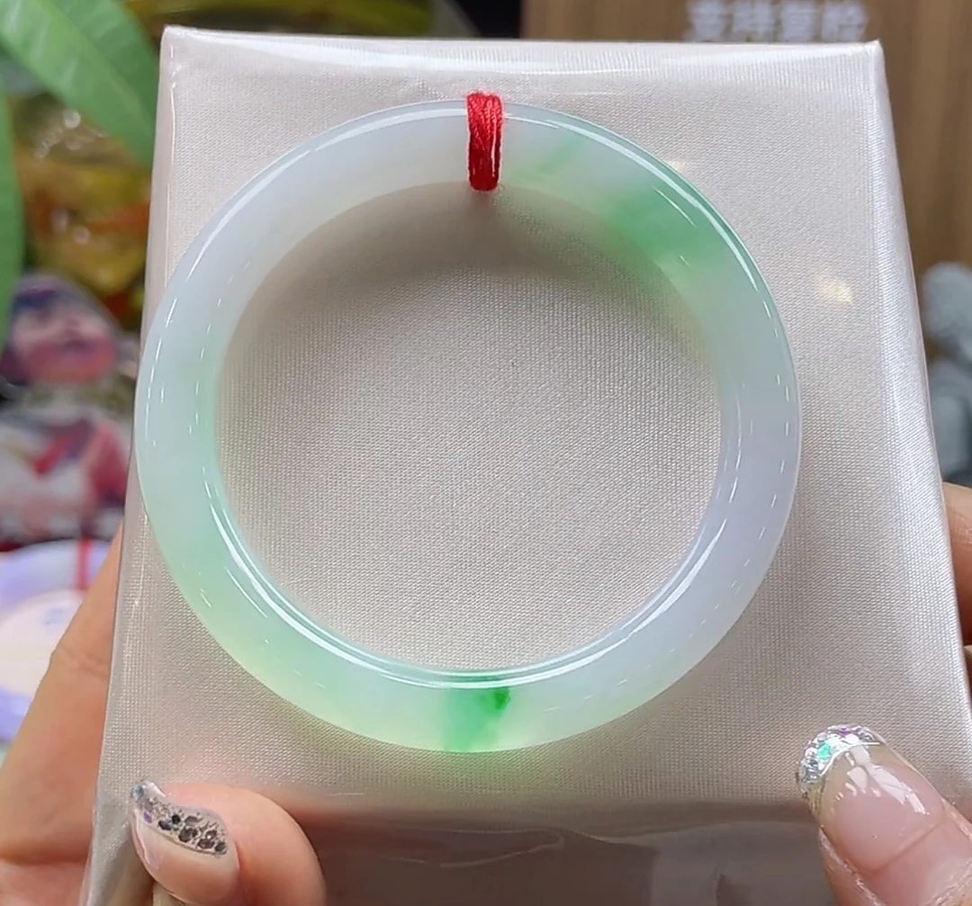 （强推款）50-51圈冰绿圆条翡翠手镯