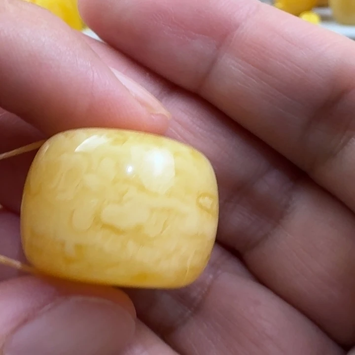 寞***轩未镶嵌琥珀裸石26