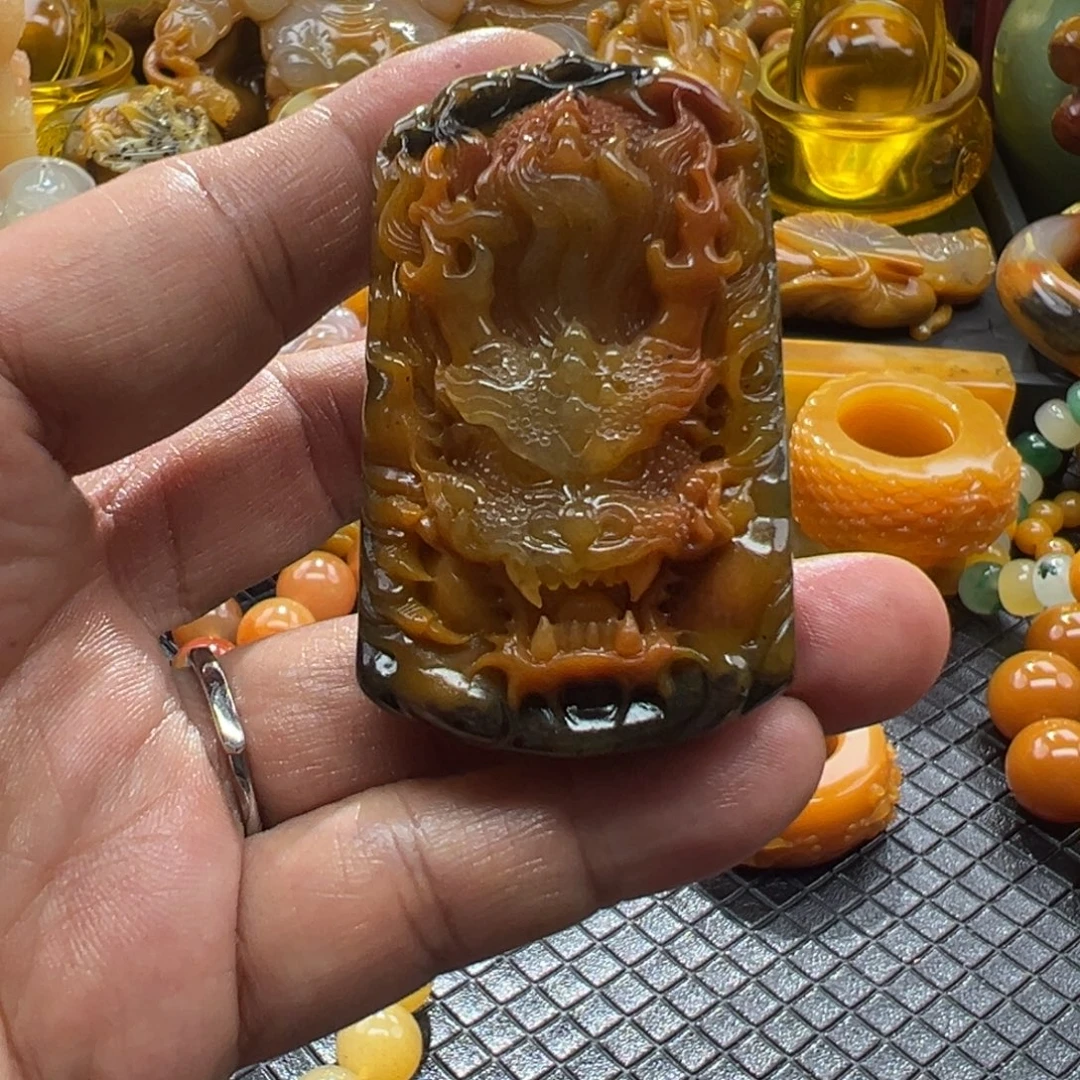 石英质玉未镶嵌颈饰