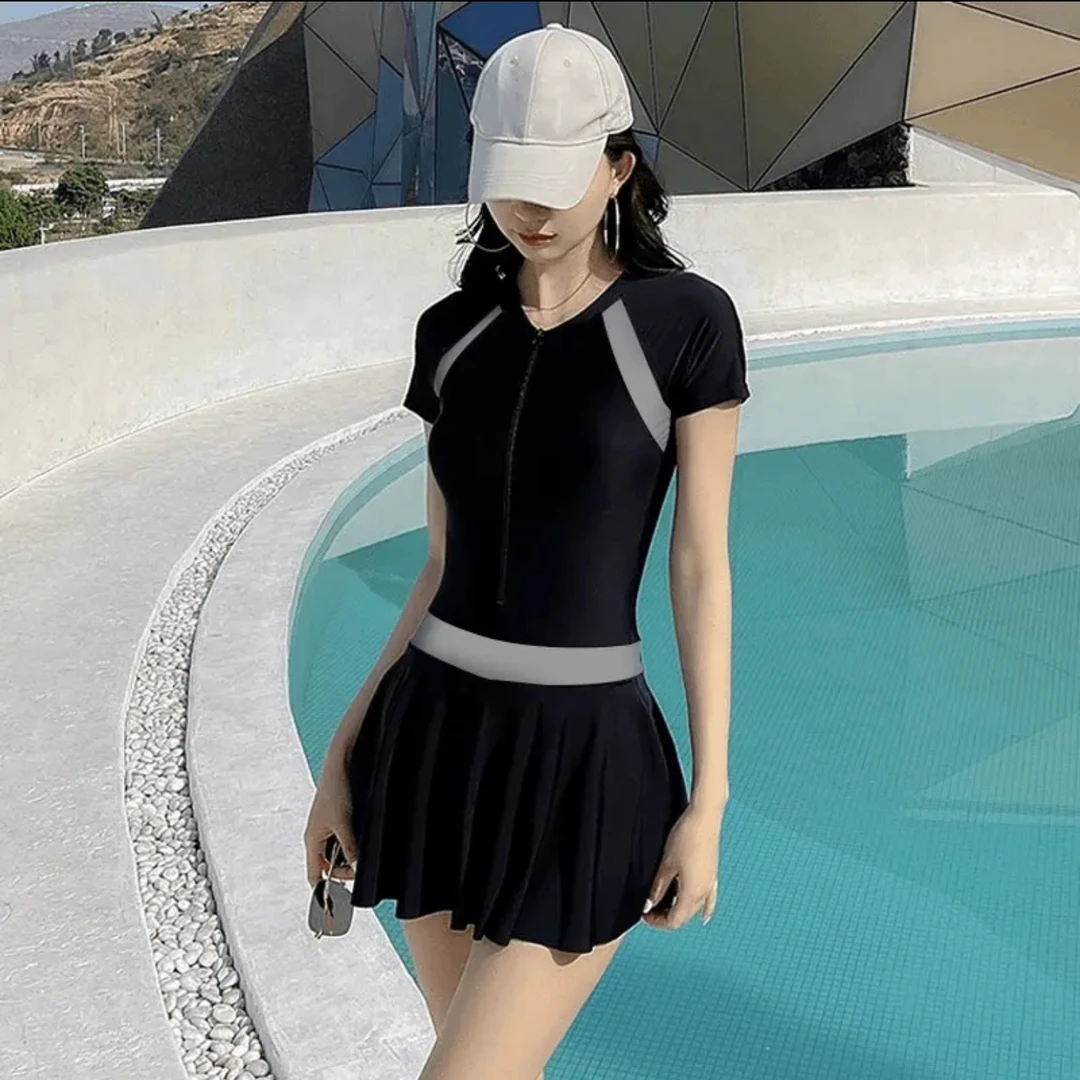 运动撞色泳衣女夏保守游泳衣遮肚显瘦新款海边防晒连体泳装WX
