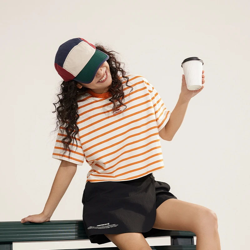 李宁运动生活系列女短款运动T恤时尚透气舒适休闲短袖AHSU720-B品