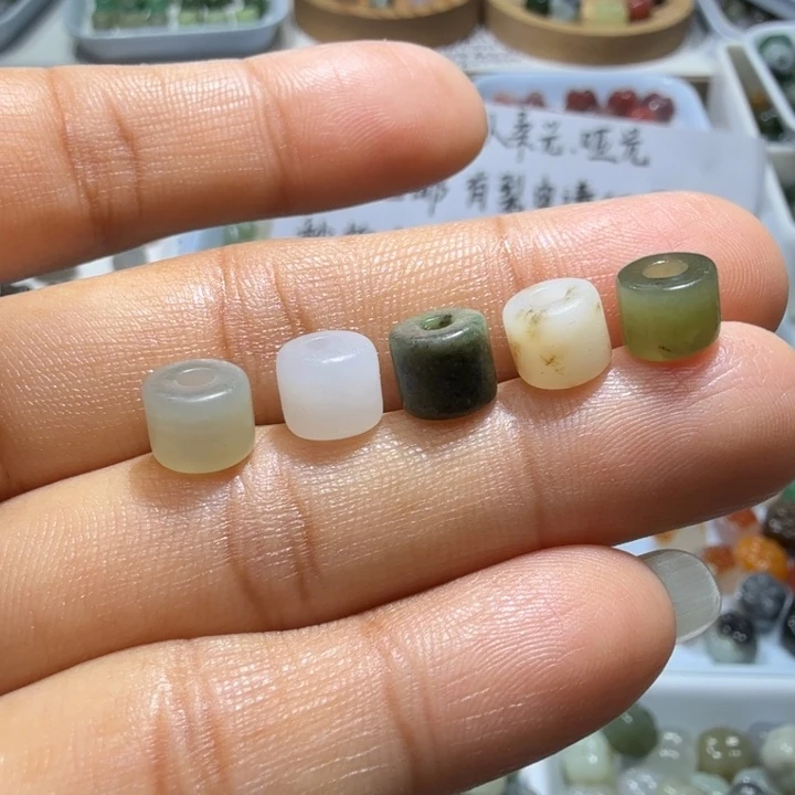 和田玉未镶嵌珠宝奇石