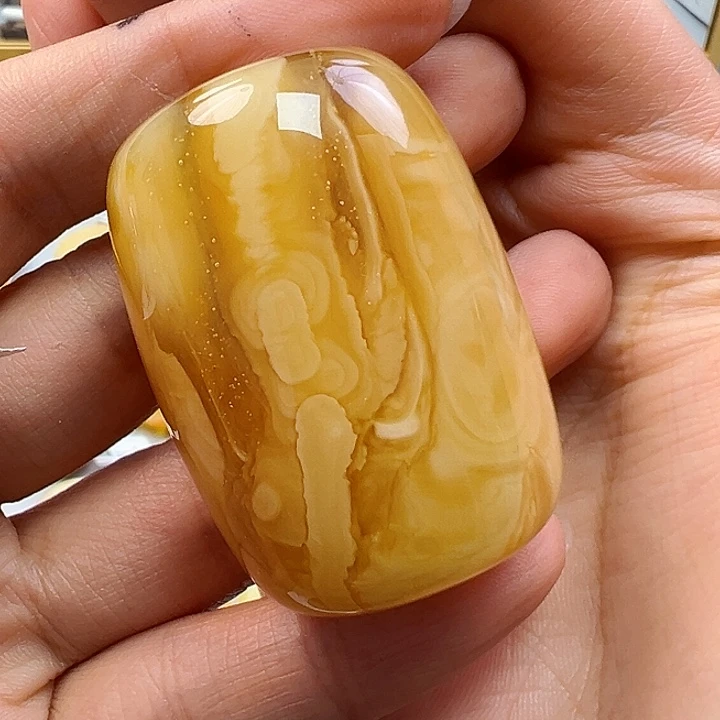 蜜蜡未镶嵌珠宝奇石