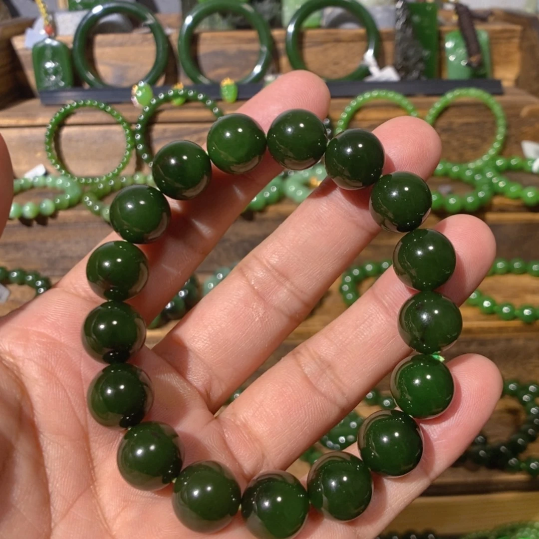 【闪购商品】吊坠(不含链)未镶嵌和田玉俄七红皮菠菜绿手串 12