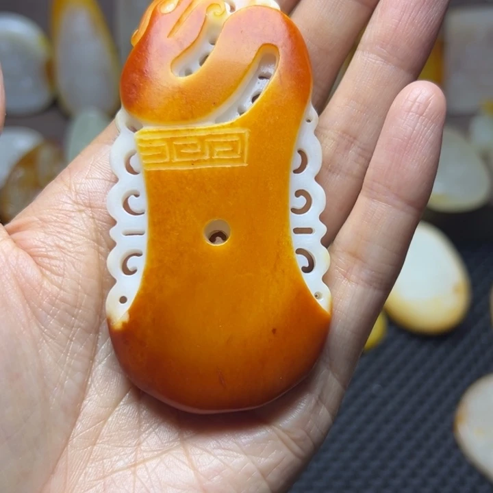 颈饰未镶嵌和田玉