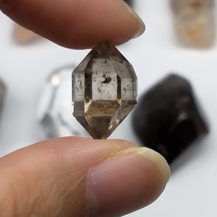 水晶未镶嵌颈饰茶闪灵钻18mm+