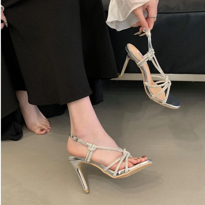 2025夏季新品水钻交叉绑带细高跟仙女风度假凉鞋