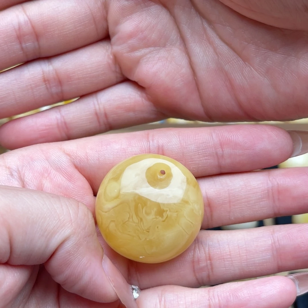 未镶嵌琥珀裸石蜜蜡吊坠笑