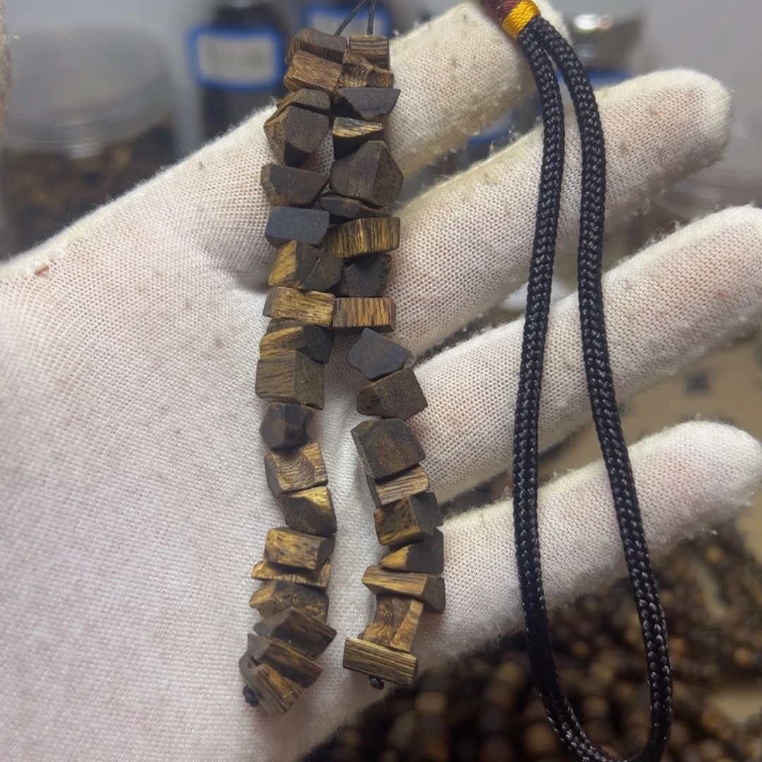 沉香沉香碎屑奇楠沉香车绳子