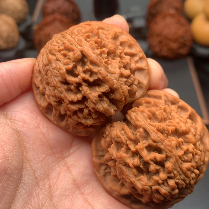 把件文玩核桃44红皮全品球体满天星