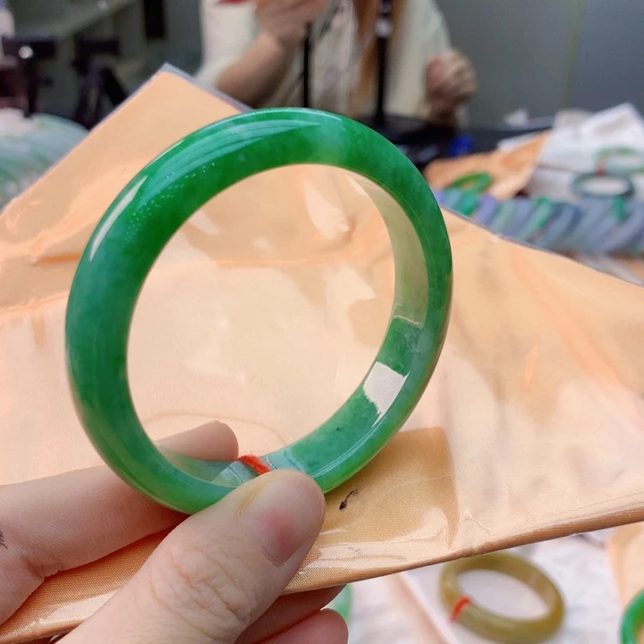 *****翡翠未镶嵌手镯翡翠手镯
