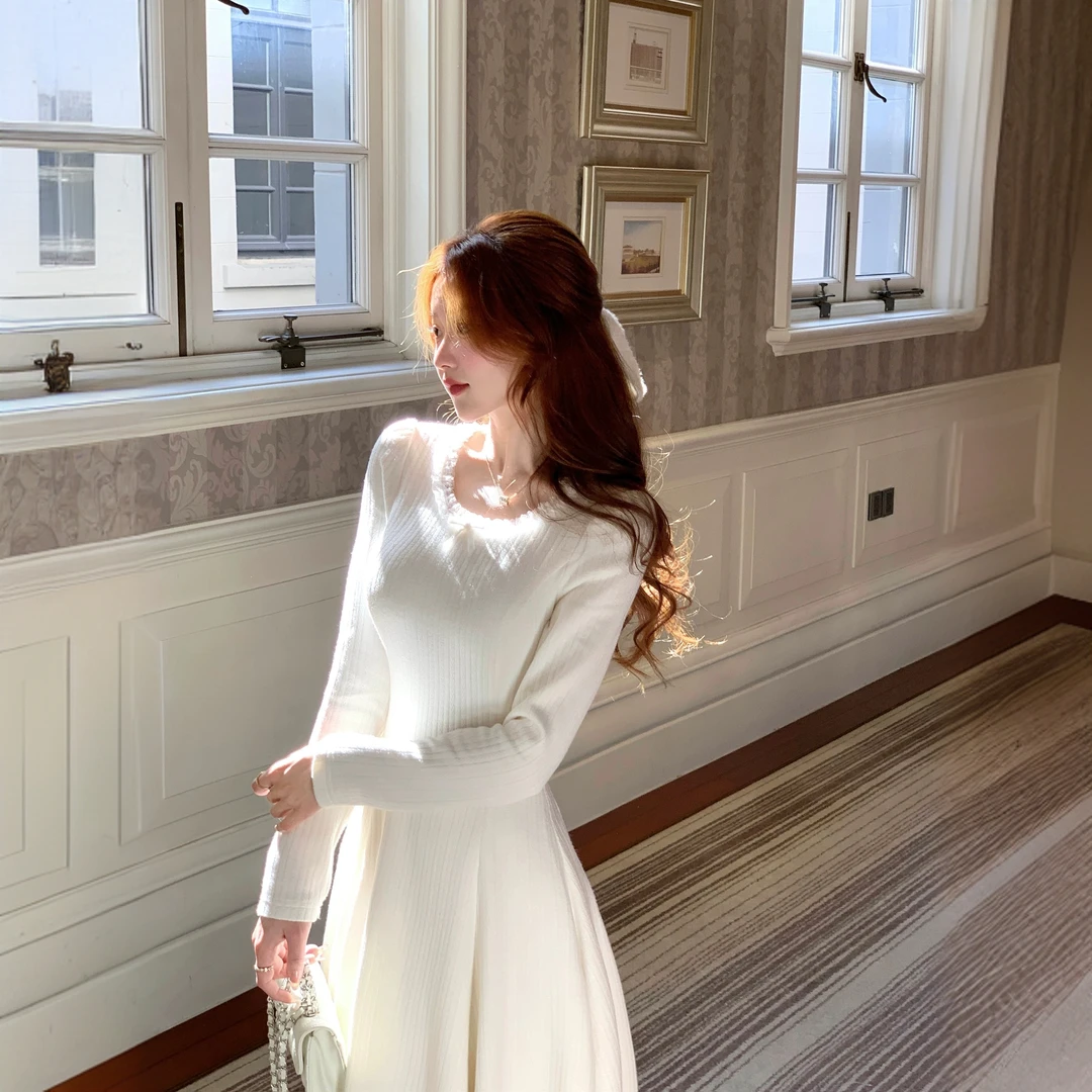 栀子白茶法式长袖针织连衣裙秋冬季千金气质显瘦高级感长款裙子