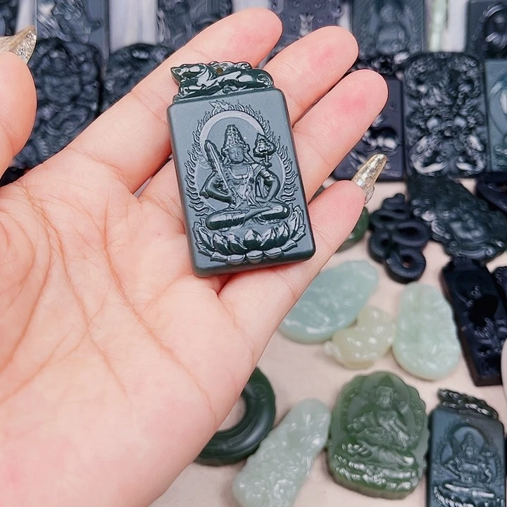 和田玉未镶嵌颈饰