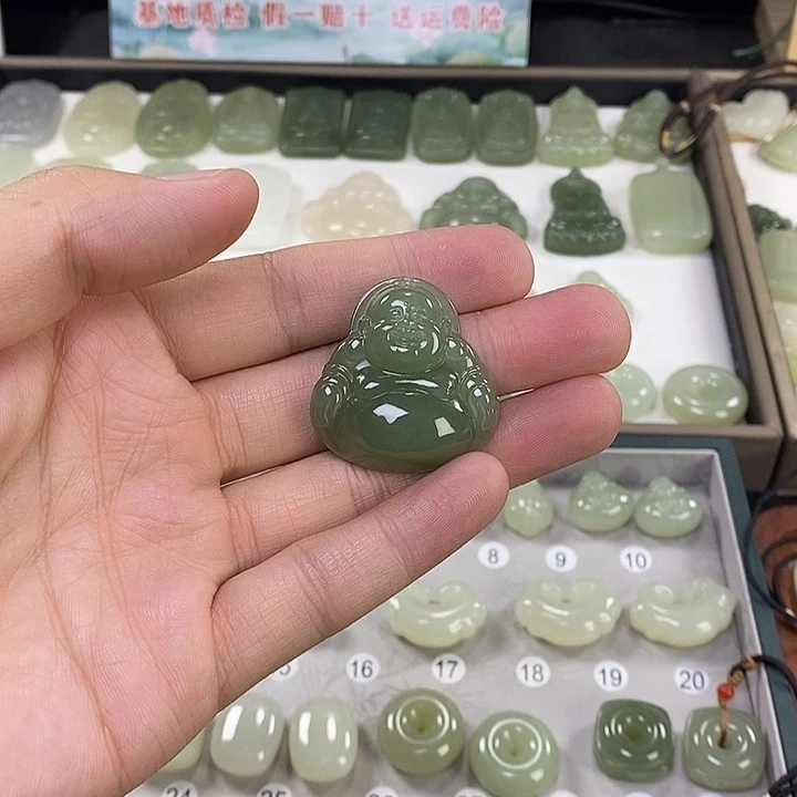 橘***洲颈饰未镶嵌和田玉