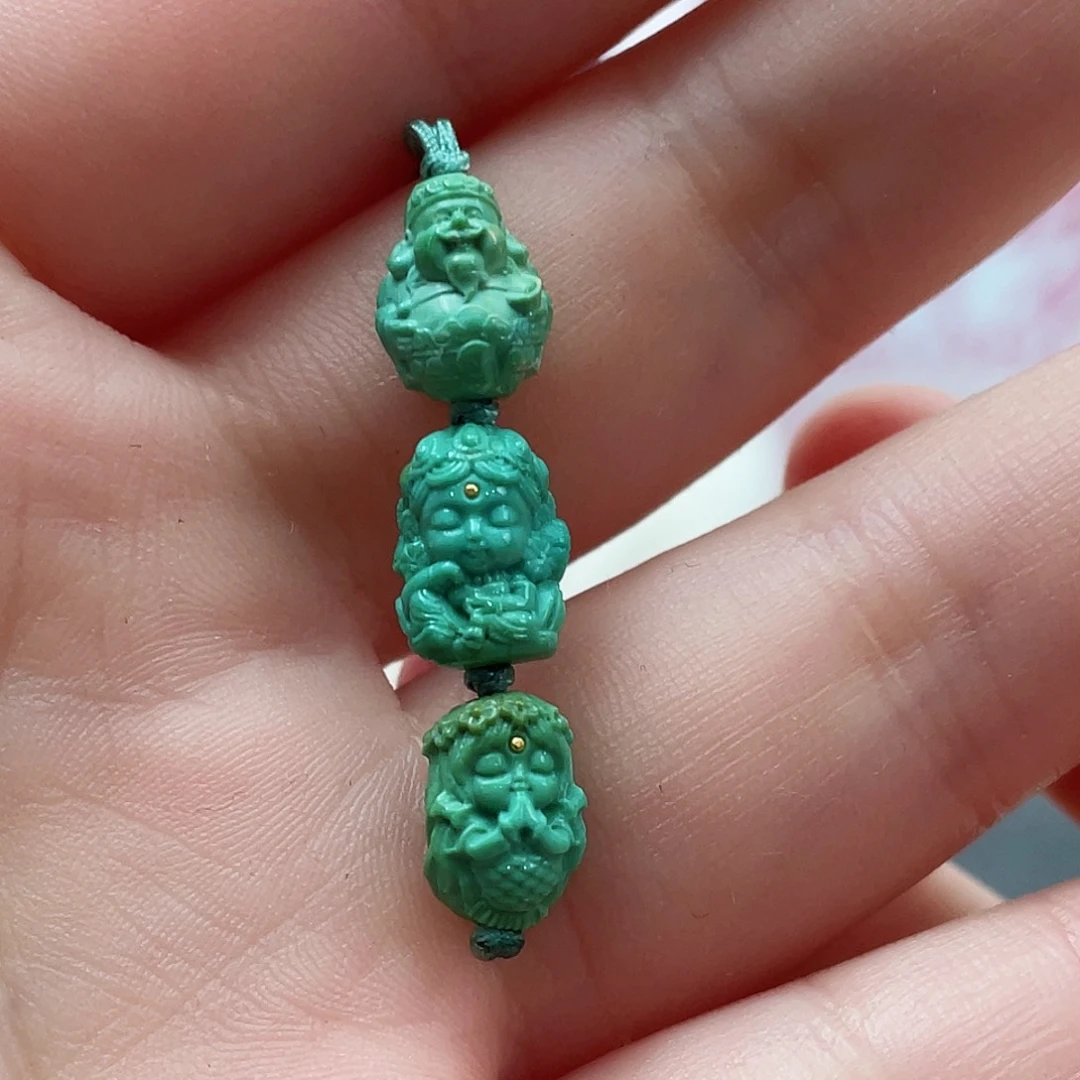 绿松石颈饰未镶嵌