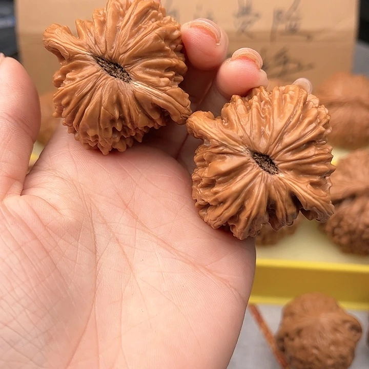 文玩核桃把件J****?45四座楼。修