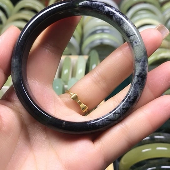 蛇纹石玉未镶嵌手镯62口径