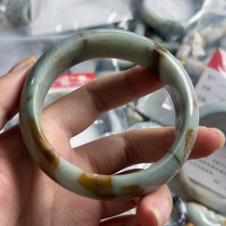燕***儿翡翠未镶嵌颈饰天然翡翠9