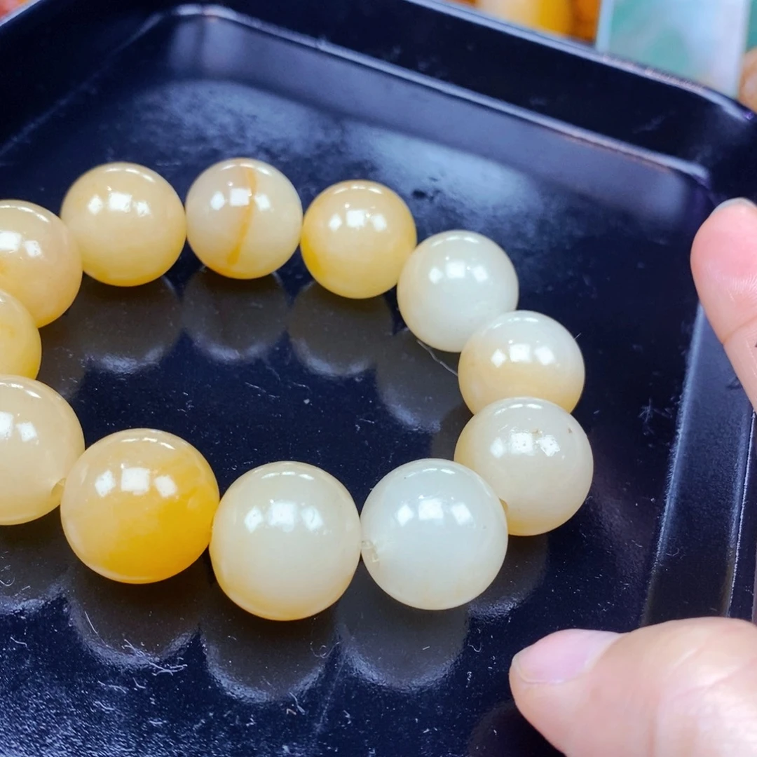 石英质玉（黄龙玉）未镶嵌颈饰