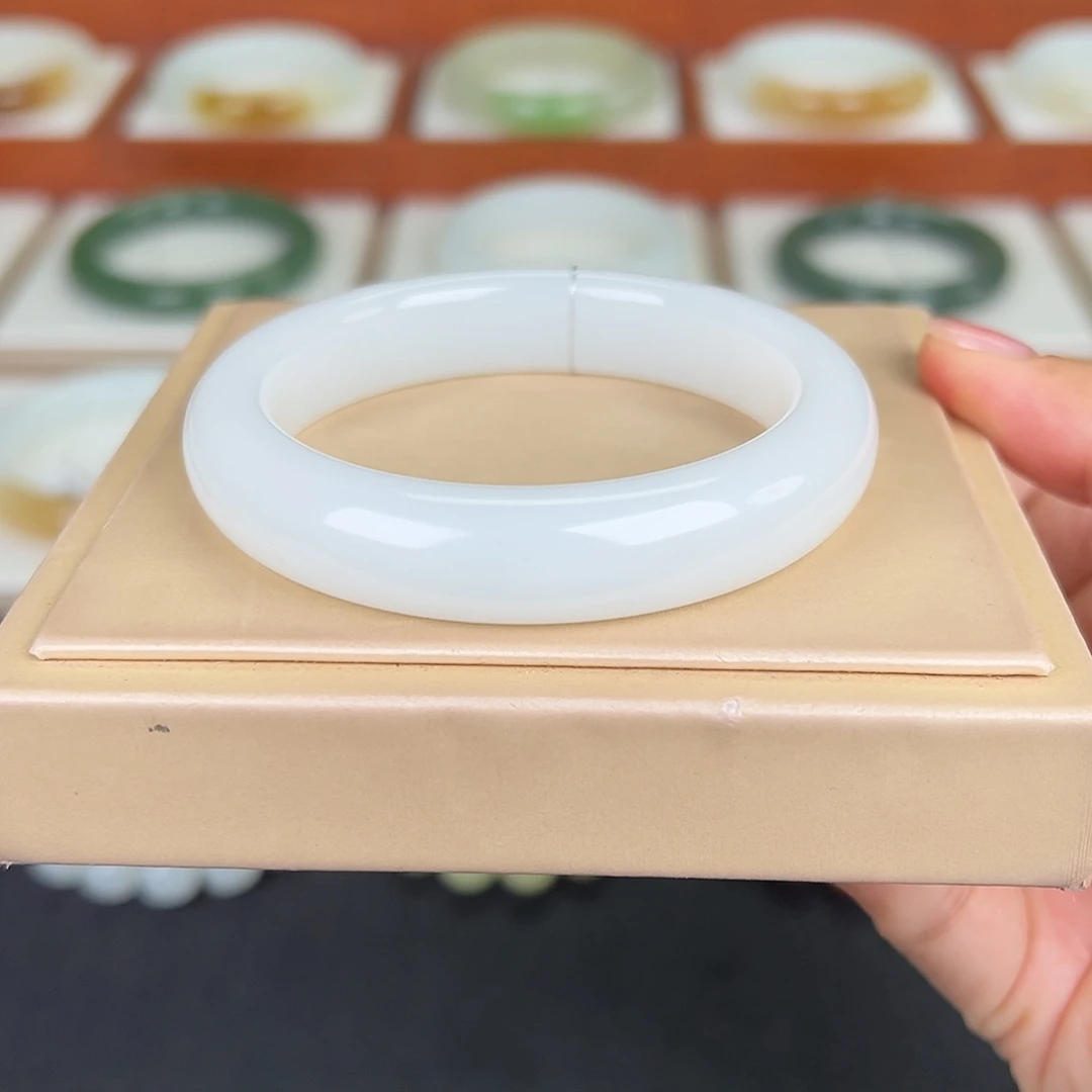 日***有和田玉未镶嵌手镯和田玉白玉手镯