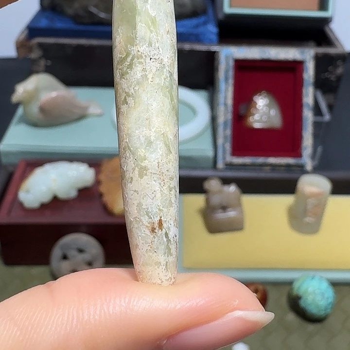 古***人和田玉未镶嵌颈饰