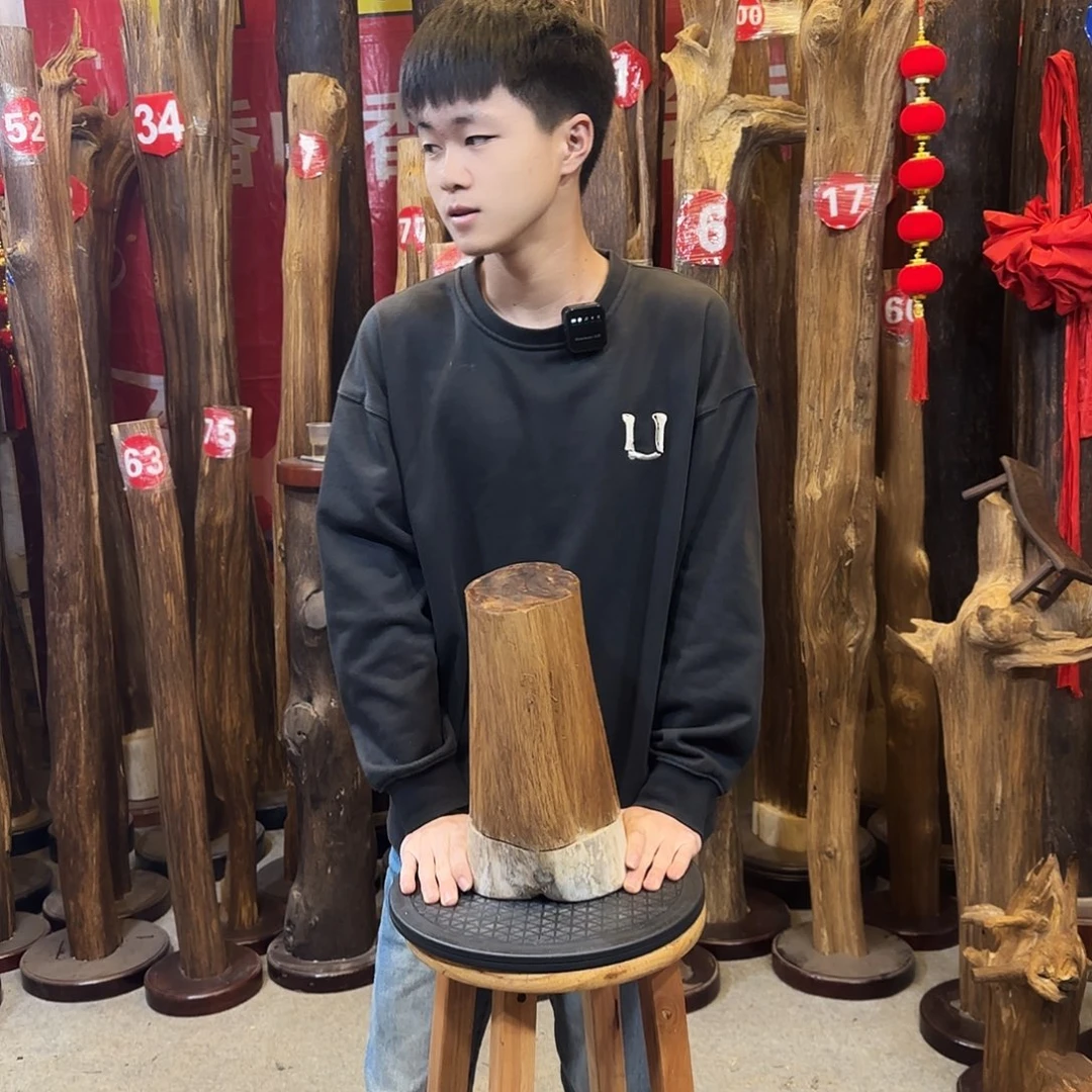 沉香摆件李*沉香摆件