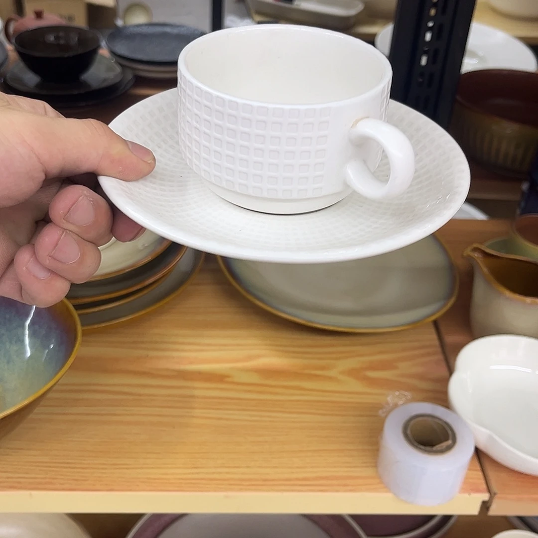 陶瓷方格浮雕咖啡杯碟