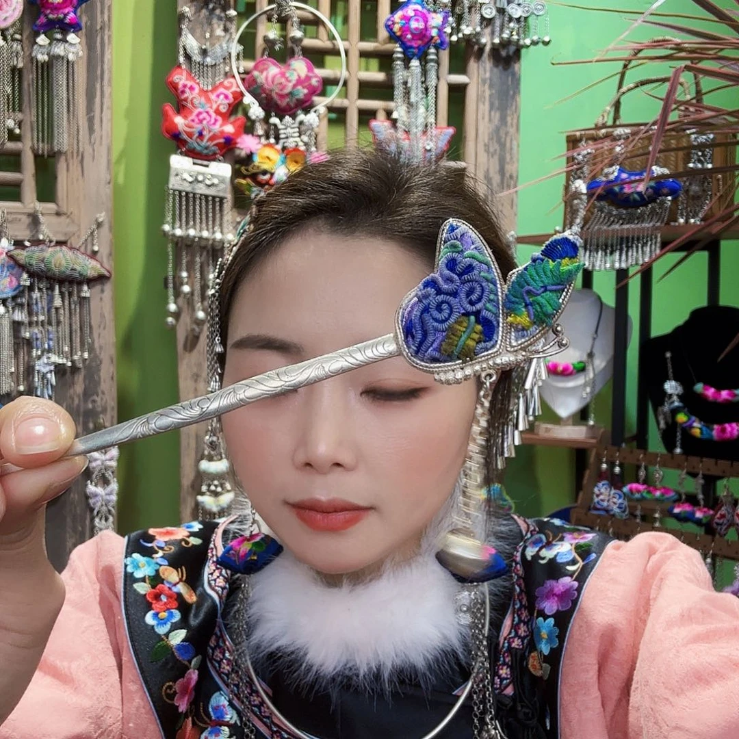 刺绣发簪。