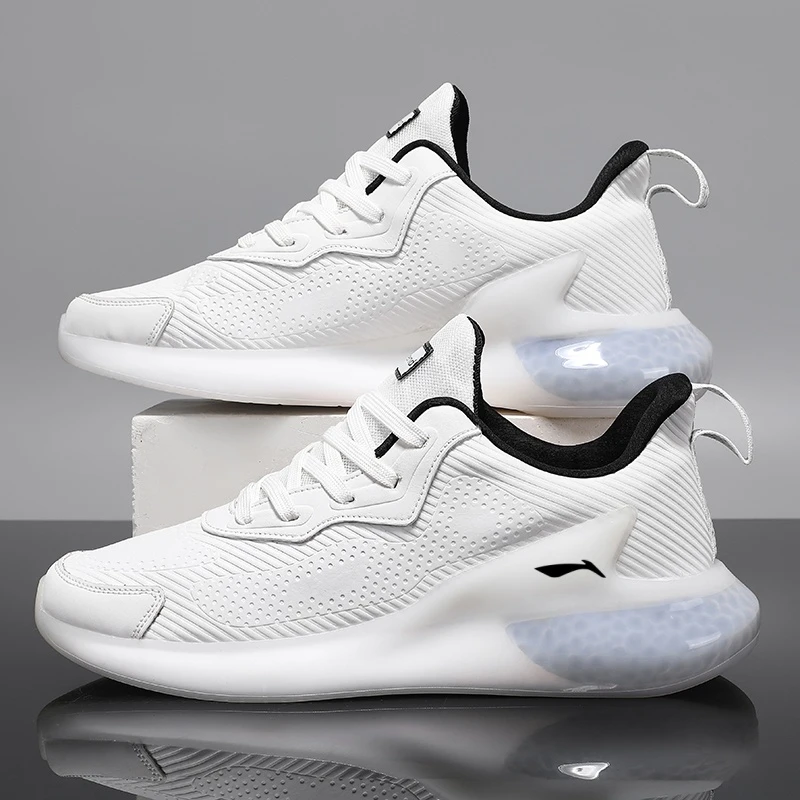 品牌断码国潮男鞋男鞋2025秋款皮面休闲登山鞋大码通勤旅游鞋