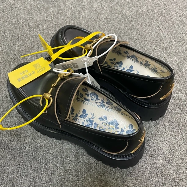 未使用 GUCCI/古驰 Horsebit 套脚圆头乐福鞋 36.5/4032