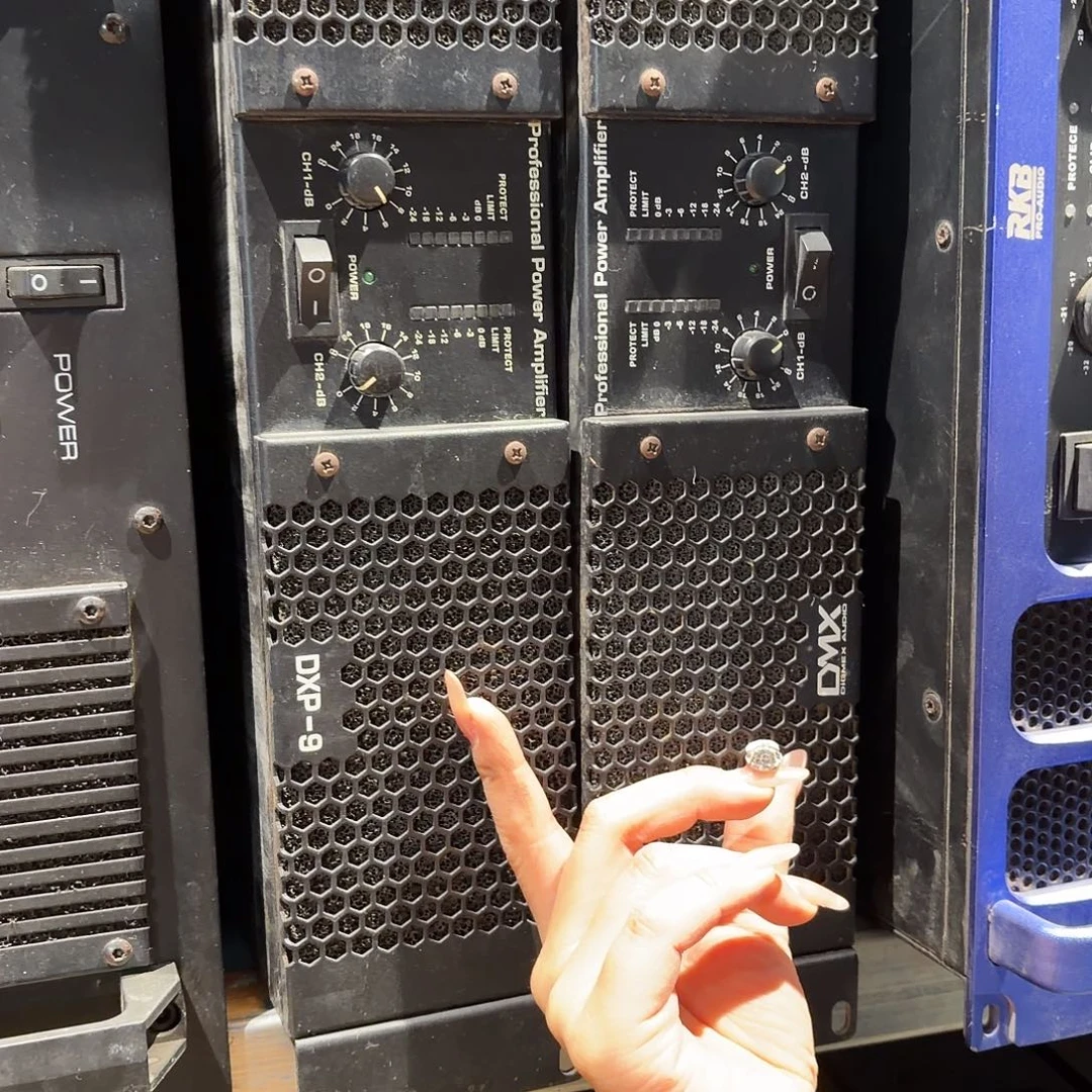 缘***空8新两台功放 不包邮